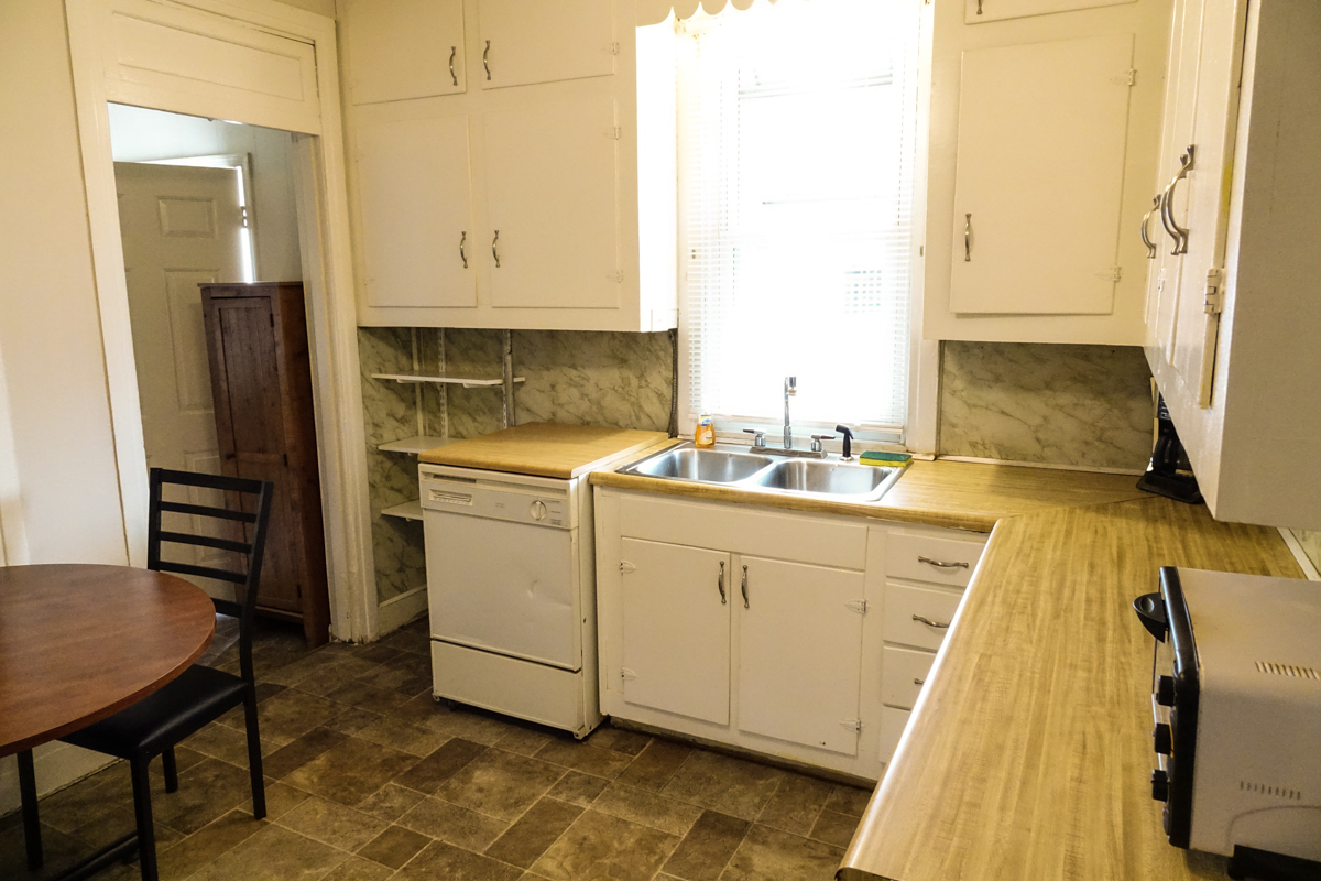 picture of kitchen for avalon peak sober house